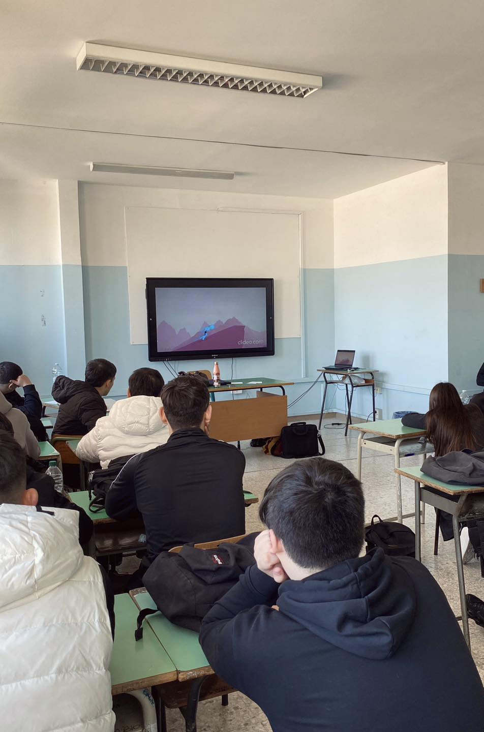 Incontro del progetto Ragazzi all’Opera: studenti in aula durante la presentazione